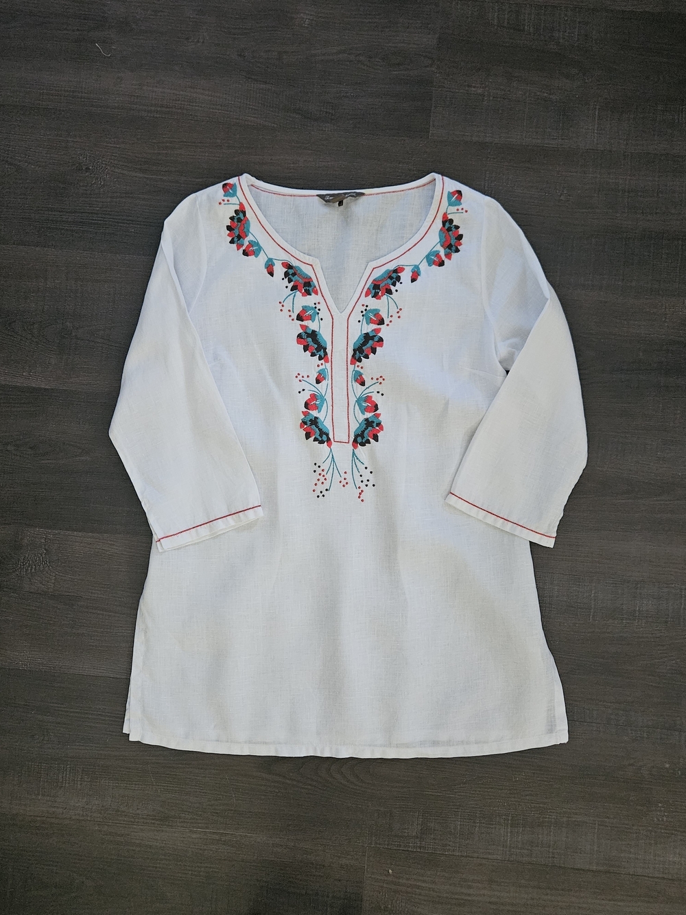 Tommy Bahama White Embroidered V-Notch Tunic with Teal & Red Accents